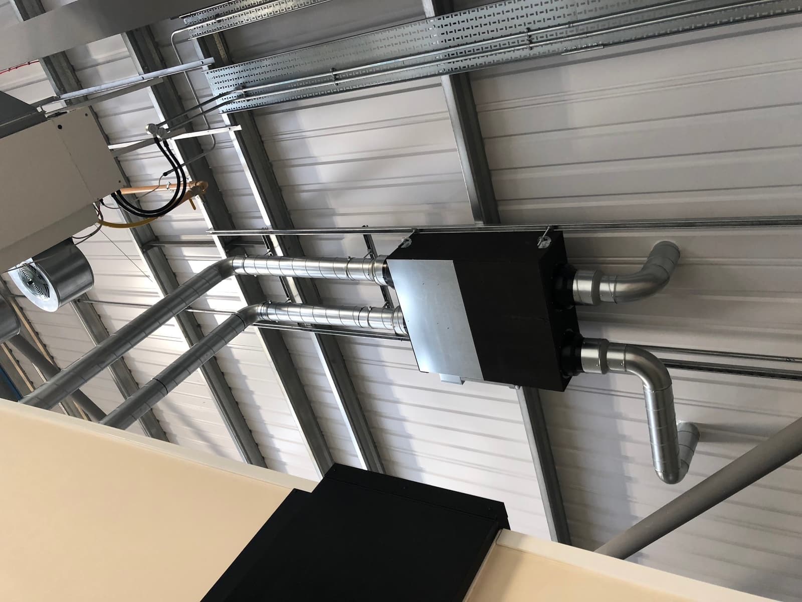 Daikin VRV and HRV hotel installation T4 Heathrow Airport - Aerocool Ltd - Air Conditioning - Refrigeration - HVAC